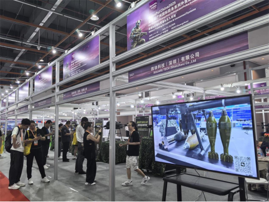 马来西亚皇家警署+孟加拉陆军 惊喜巡馆DefenPol China2025广州防务系列外贸展 (含图）613